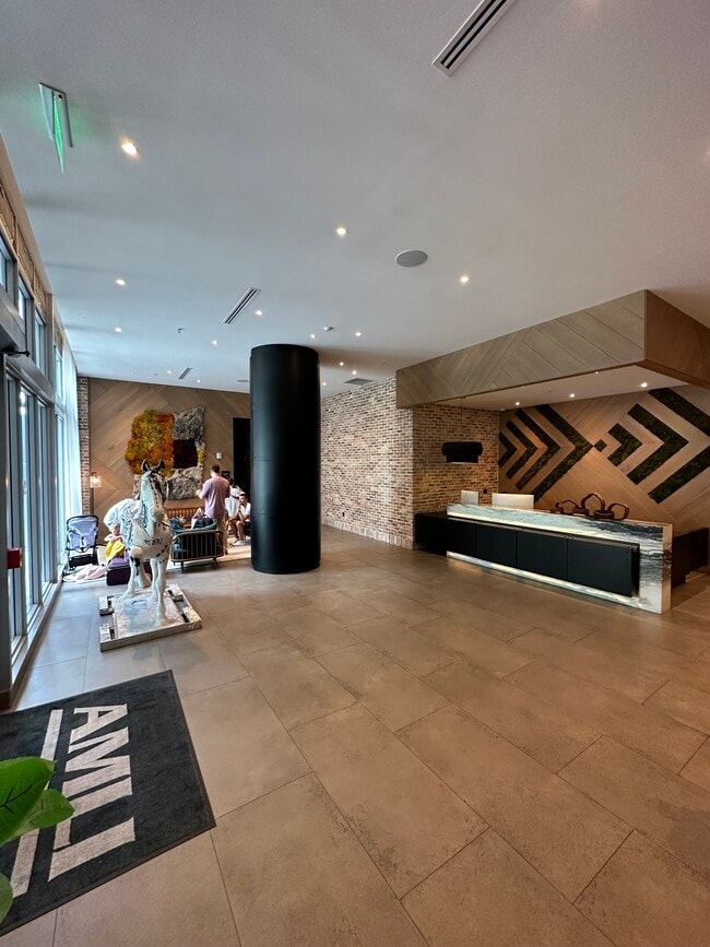 Building Photo - 190 NE 26th St