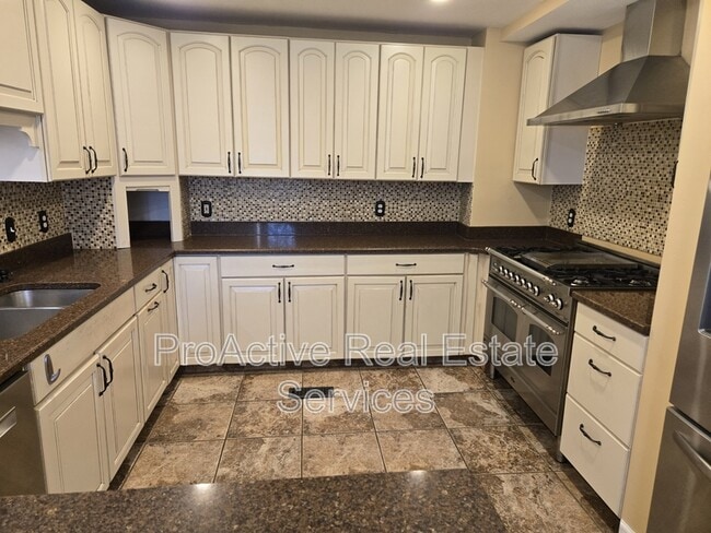 Building Photo - 9654 14th View St