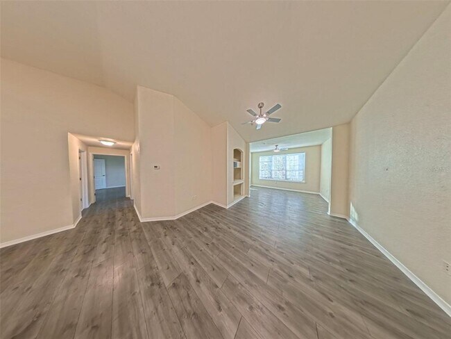 Building Photo - 4102 Central Sarasota Pkwy