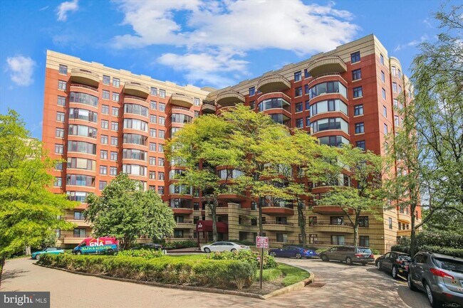 Building Photo - 2400 Clarendon Blvd