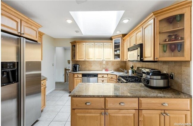 Building Photo - 261 Gramercy Dr