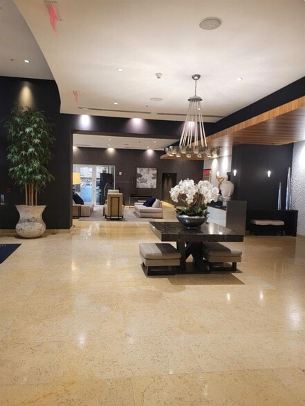 Building Photo - 60 SW 13th St