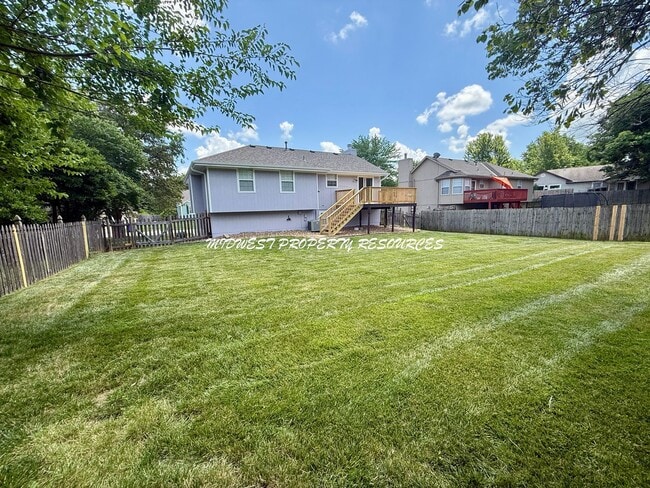Building Photo - Beautifully Updated 3 Bed, 2 Bath Split-Level Home with Finished Basement