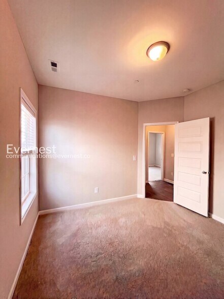 Building Photo - 1109 Prospect Ct