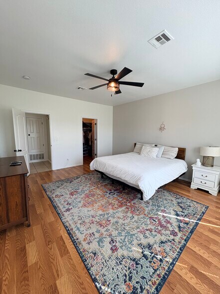 Main bedroom - 3119 Sunny Prairie Dr