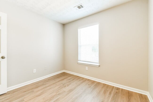 Building Photo - 1563 River Main Ct