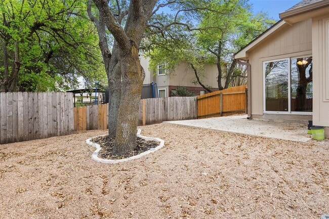 Building Photo - 3945 Eagles Nest St