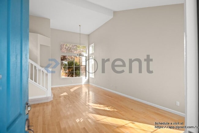 Building Photo - 514 Issac Ct