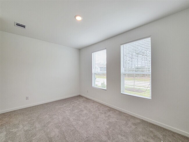 Building Photo - 17850 Aile Pierre Pass