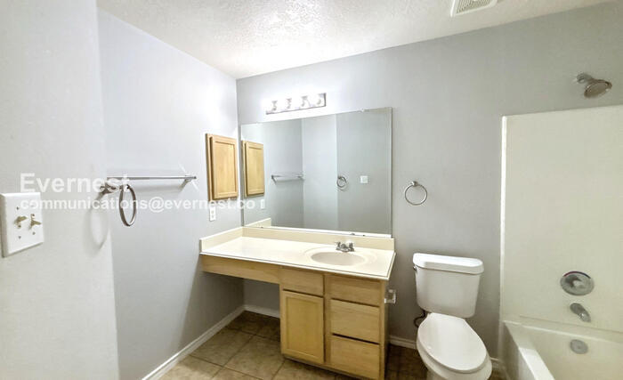 Building Photo - 2527 Pine Shadows Dr