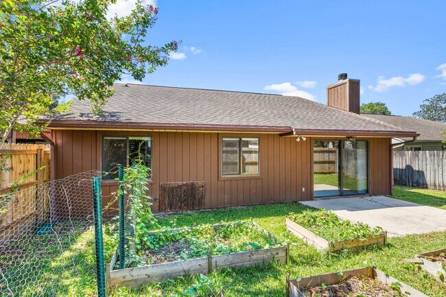 Building Photo - 1022 Alderwood Way