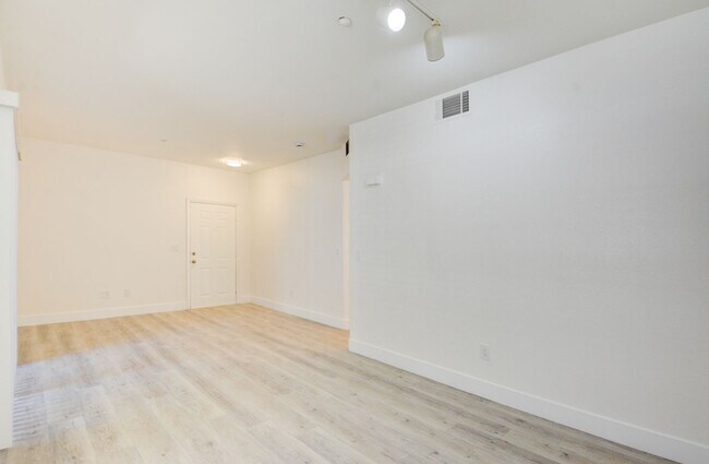 Building Photo - Completely updated and remodeled bottom-fl...