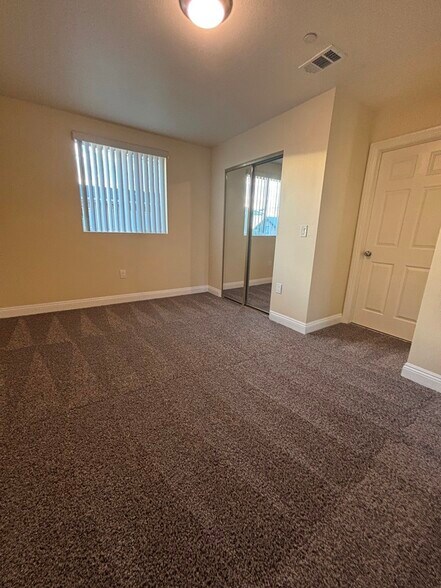 Building Photo - 522 W 51st St