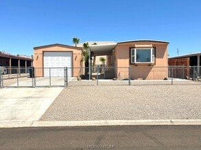 Building Photo - 803 Roadrunner Dr