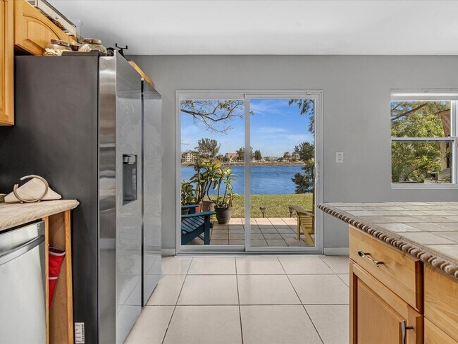 Building Photo - 3370 Beau Rivage Dr