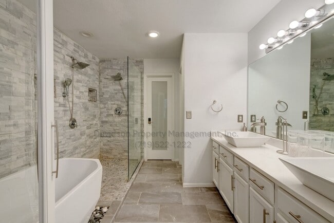 Building Photo - Gorgeous 4 Bedroom House in East Fountain Valley