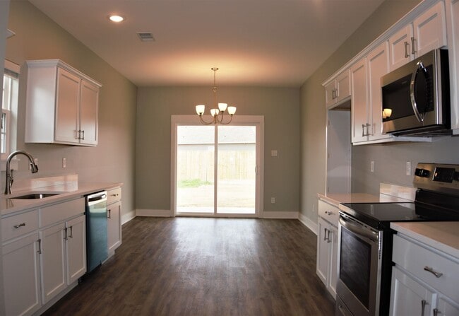Building Photo - 3 Bedroom, 2 Bath Home in Valley View-  av...