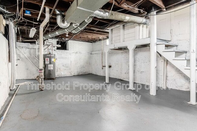 Building Photo - 479 Siebert St