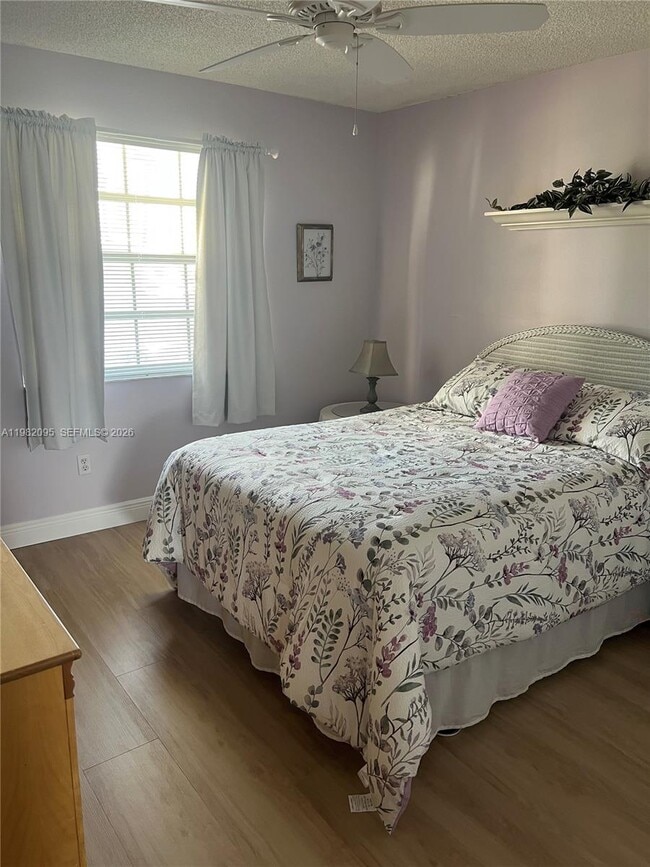 Building Photo - 2525 SE 19th Pl