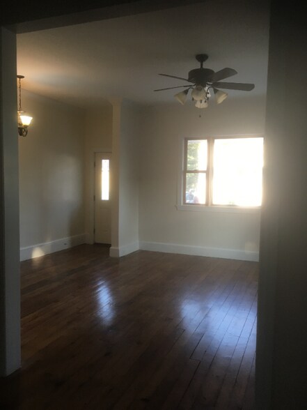 Building Photo - 508 N Front St