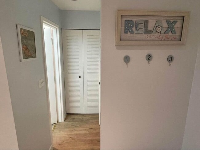 Building Photo - Charming Studio Condo in Norwalk