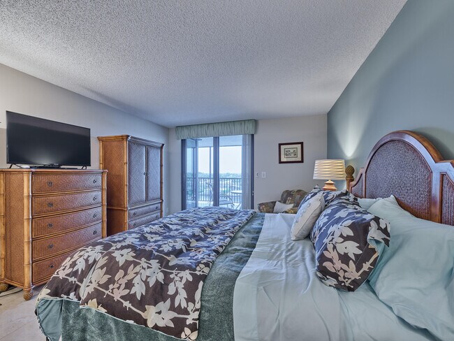 Building Photo - 3420 S Ocean Blvd