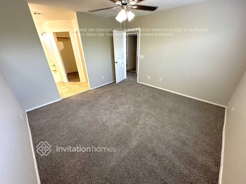 Building Photo - 7211 S 8th Terrace