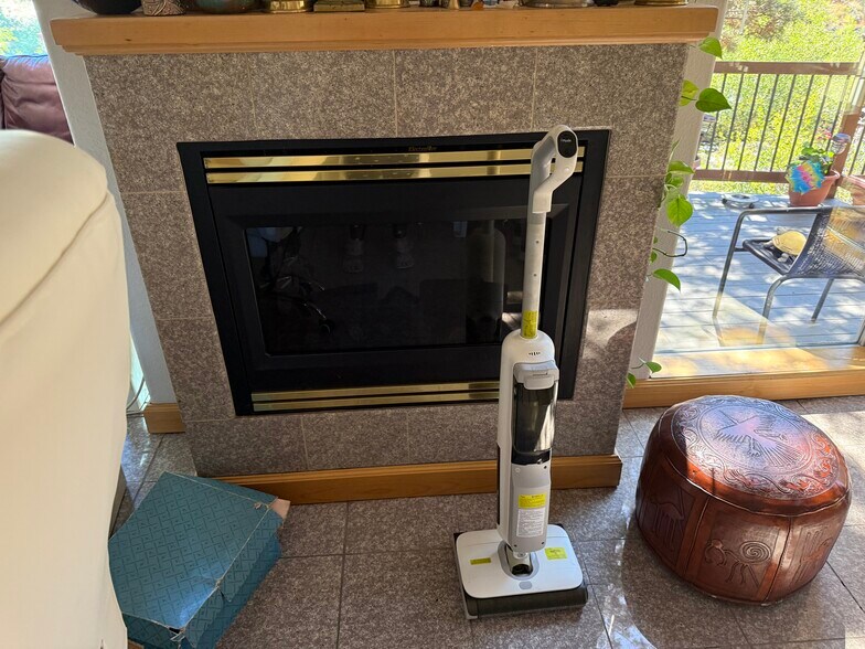 Master fireplace - 623 NW Silver Buckle
