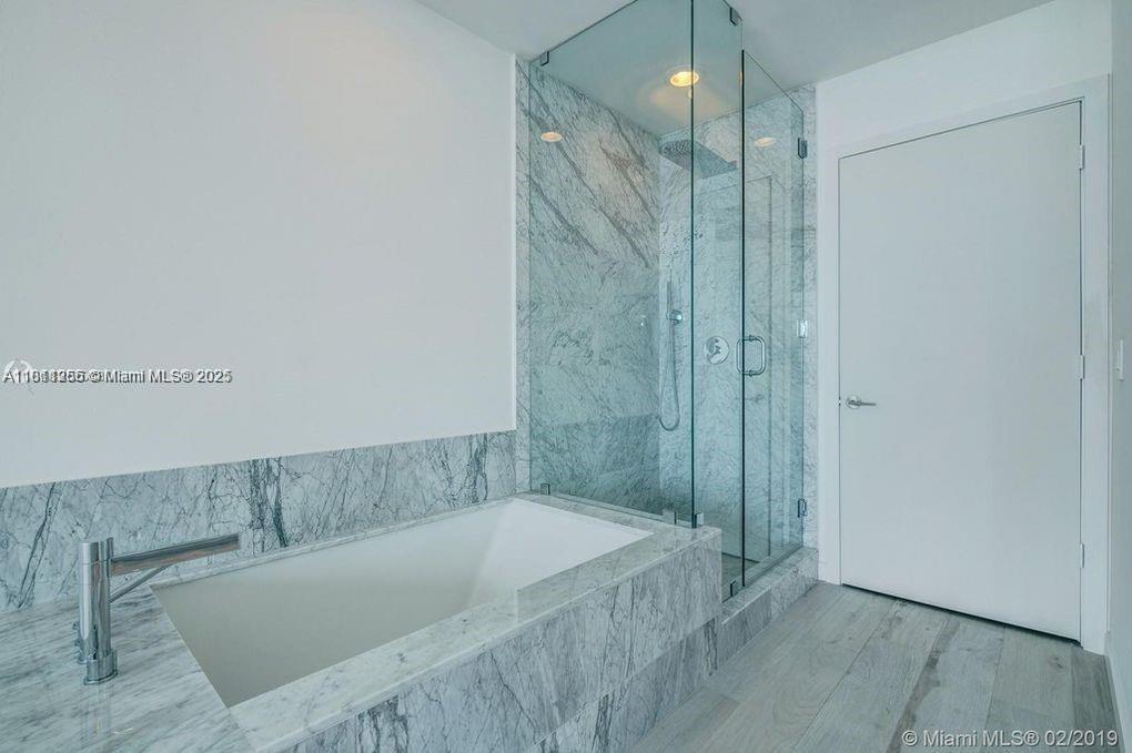 Building Photo - 480 NE 31st