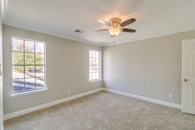 Building Photo - 14022 Ragus Lake Dr