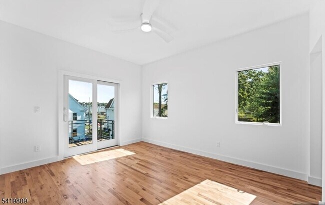 Building Photo - 246 Cortlandt St