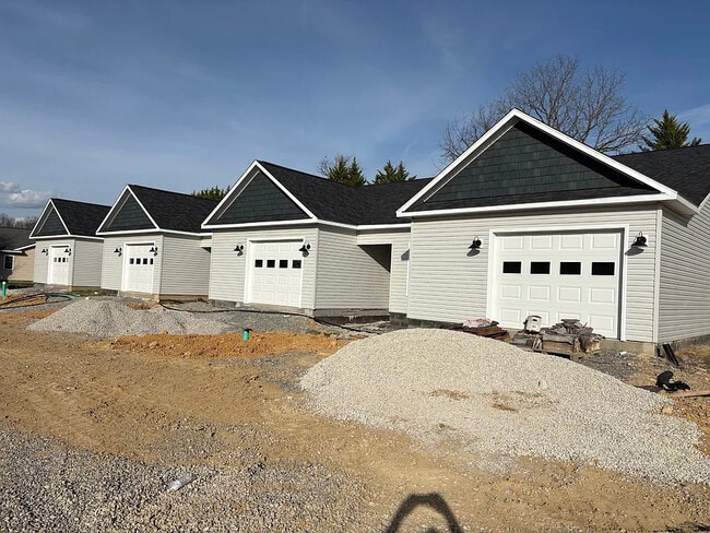 Building Photo - 175 Fairfield Ln