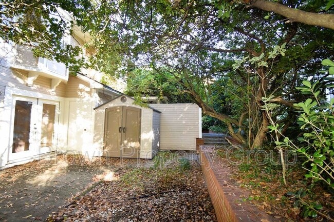 Building Photo - 741 Victorian Pl