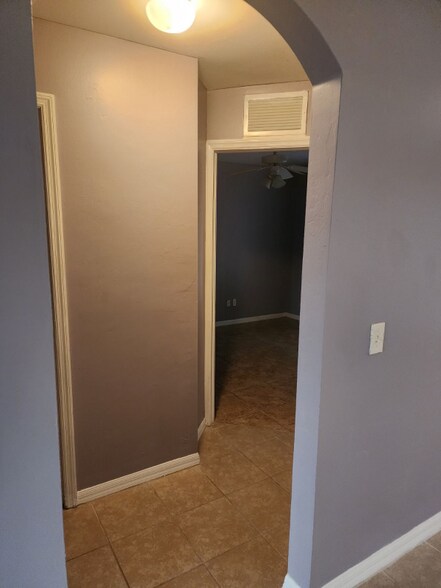 Building Photo - 1004 Columbus Blvd