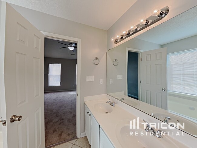 Building Photo - 2924 Dairywood Ln