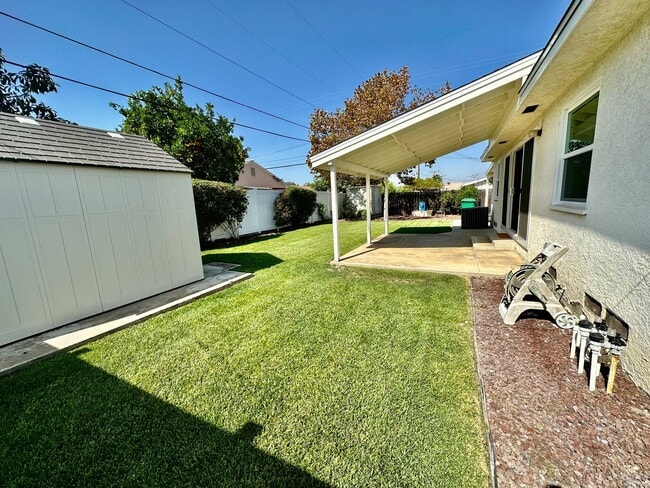 Building Photo - Beautifully Remodeled Allied Gardens Home