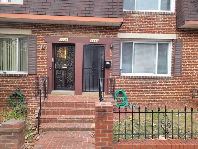Spacious 3 BR/2 BA Townhome in Greenway! - Spacious 3 BR/2 BA Townhome  in Greenway!