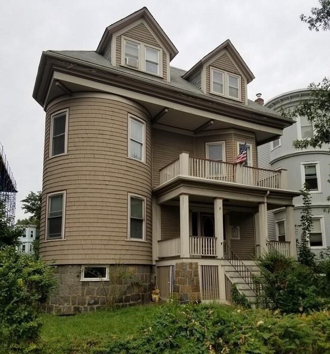 Building Photo - 760 Columbia Rd