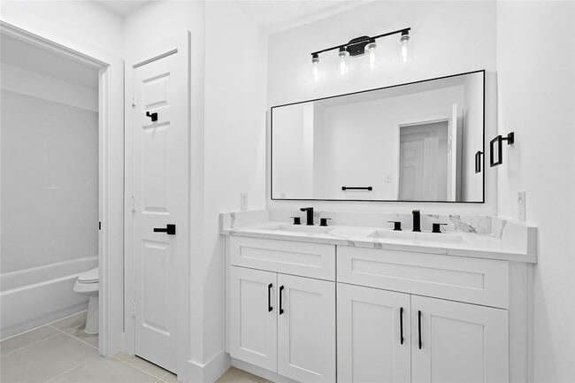 Building Photo - 1135 Eden Park Ln