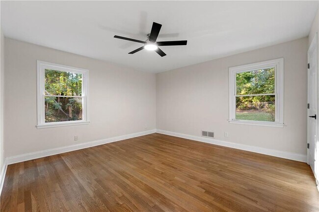 Building Photo - 6511 Vernon Woods Dr NE