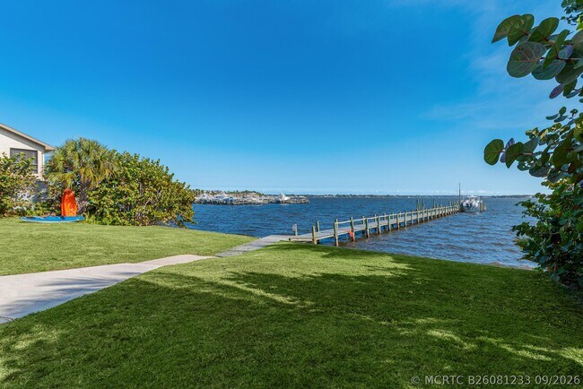 Building Photo - 1712 Sea Horse Pl