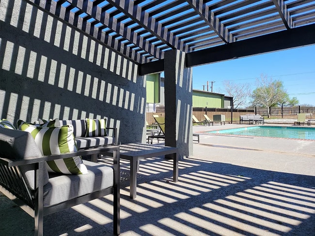 Building Photo - Ivy Plains at Brooks