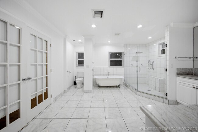 Building Photo - 4020 NW 101st Dr