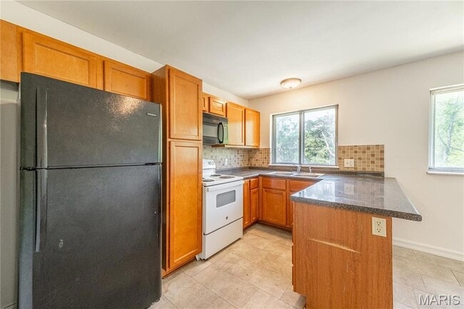 Building Photo - 3025 Pembroke Ln