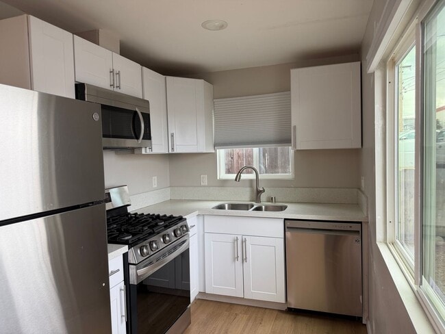 Building Photo - 26th Street