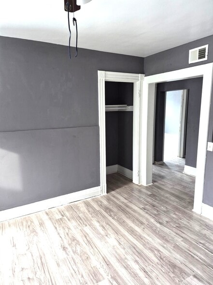 Building Photo - 223 W 16th St