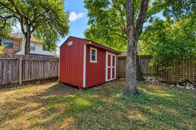 Building Photo - 2616 Oakwood Glen Dr