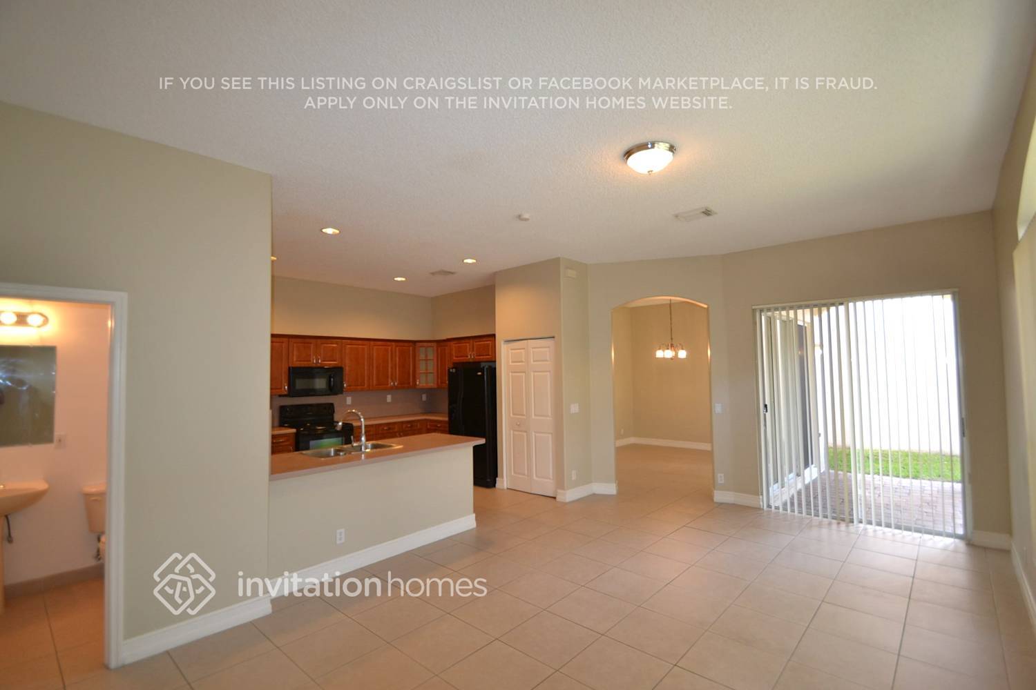 Building Photo - 3736 SW 50th St