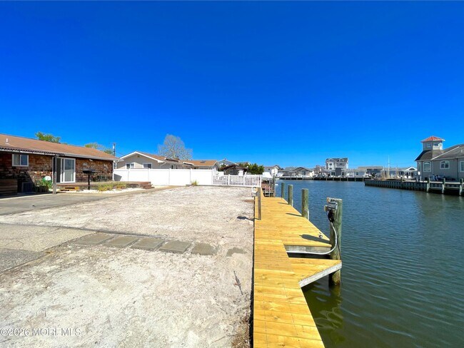 Building Photo - 1813 Capstan Dr