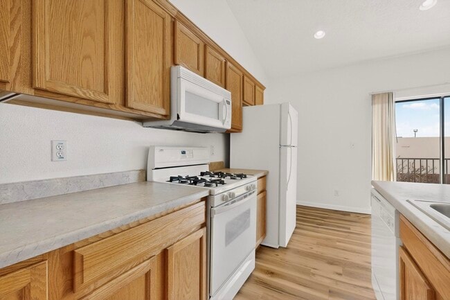 Building Photo - 4200 Ridgeway Ct